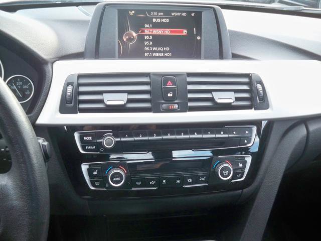 Used 2016 BMW 320i xDrive Sedan image 13