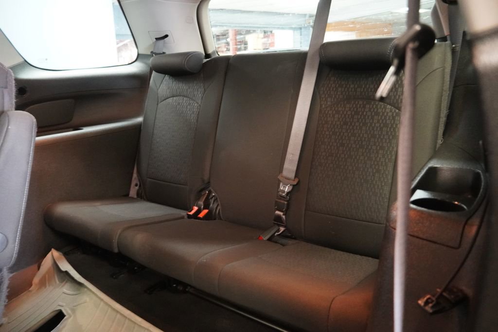 Used 2013 GMC Acadia SLE image 29