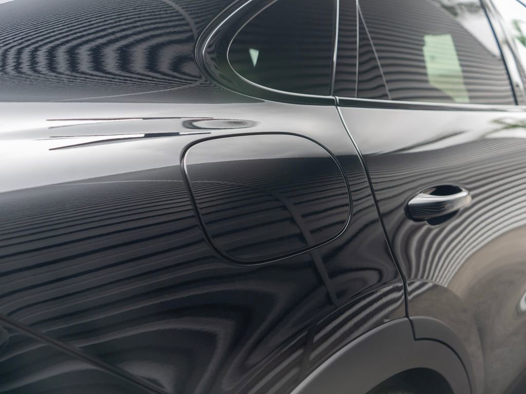 New 2026 Porsche Cayenne Turbo GT image 13