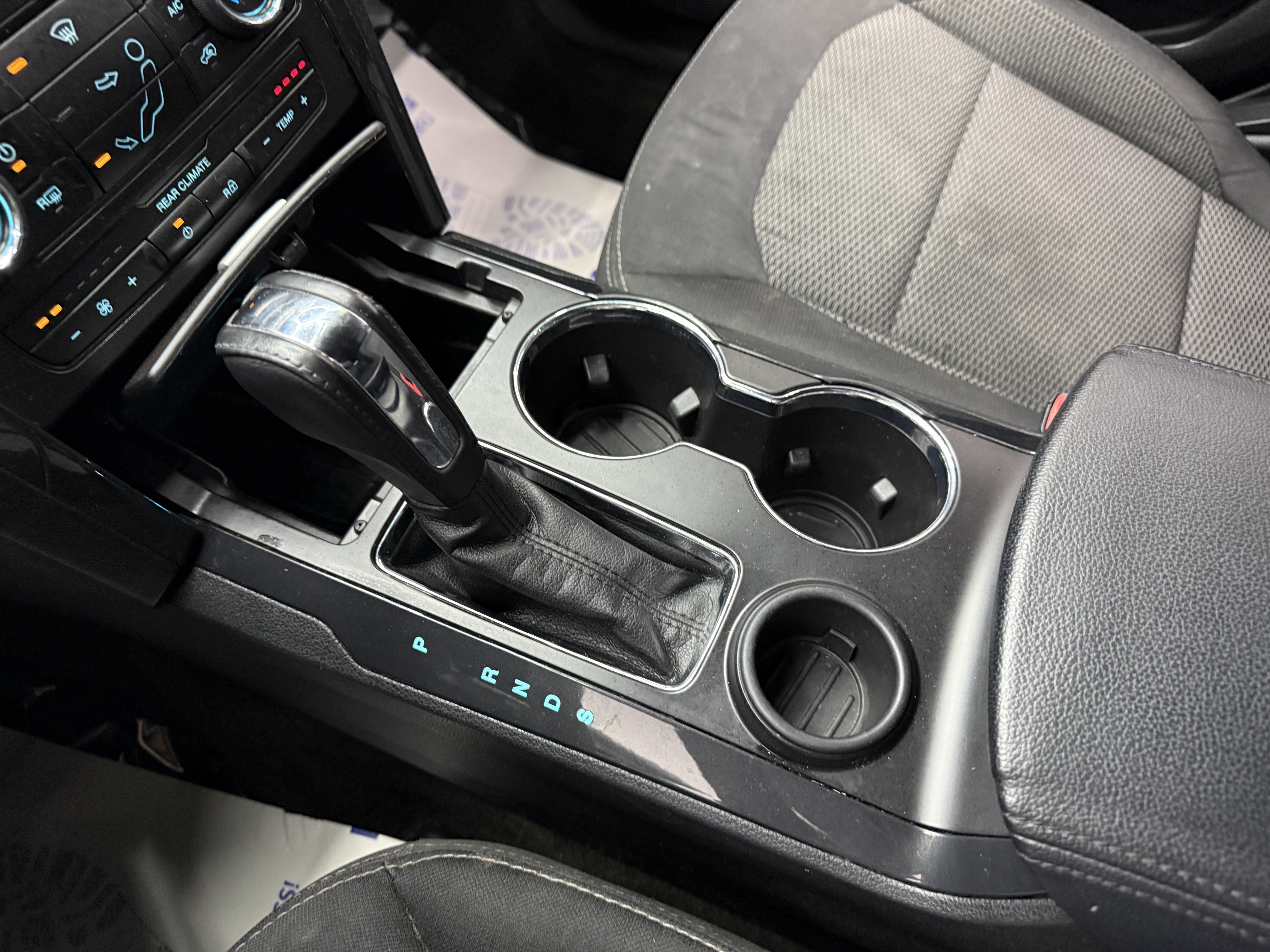 Used 2017 Ford Explorer XLT image 18