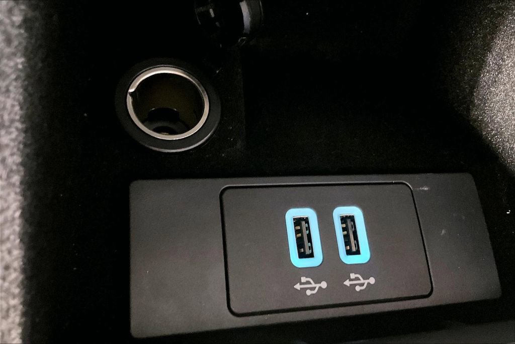 Used 2016 Ford Taurus SEL w/ Equipment Group 201A image 32