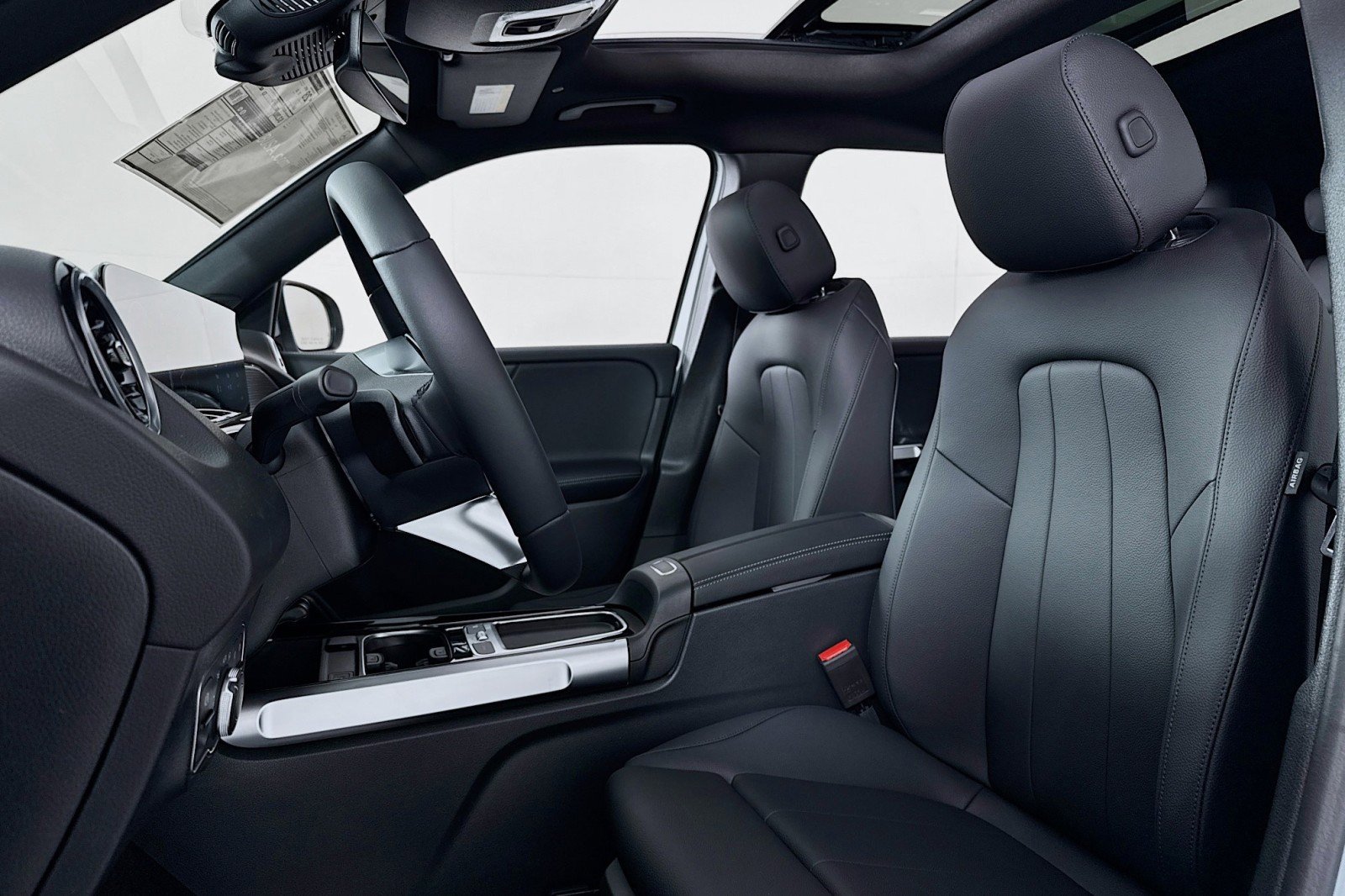 New 2026 Mercedes-Benz GLB 250 image 14