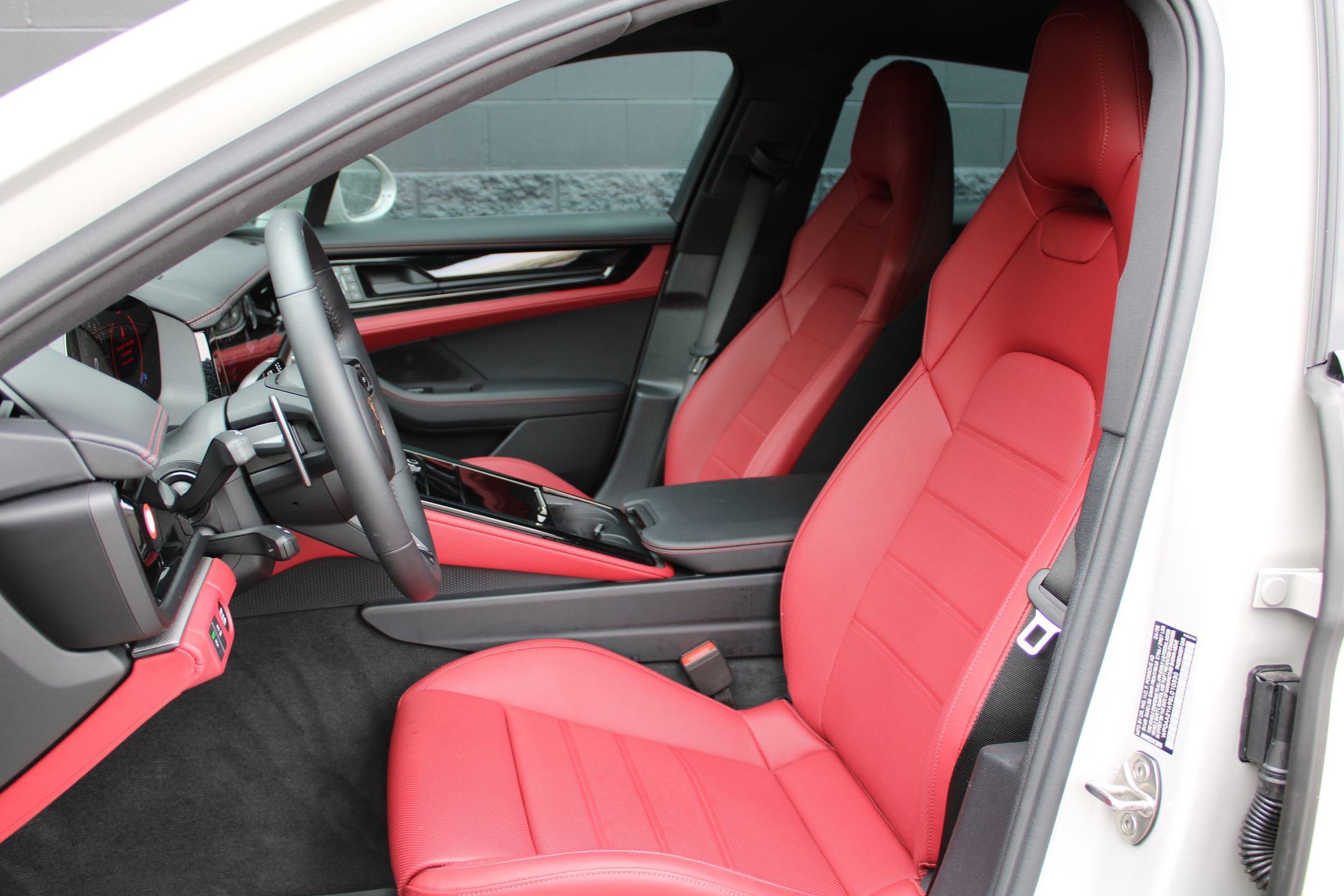 Certified 2025 Porsche Panamera 4 image 5