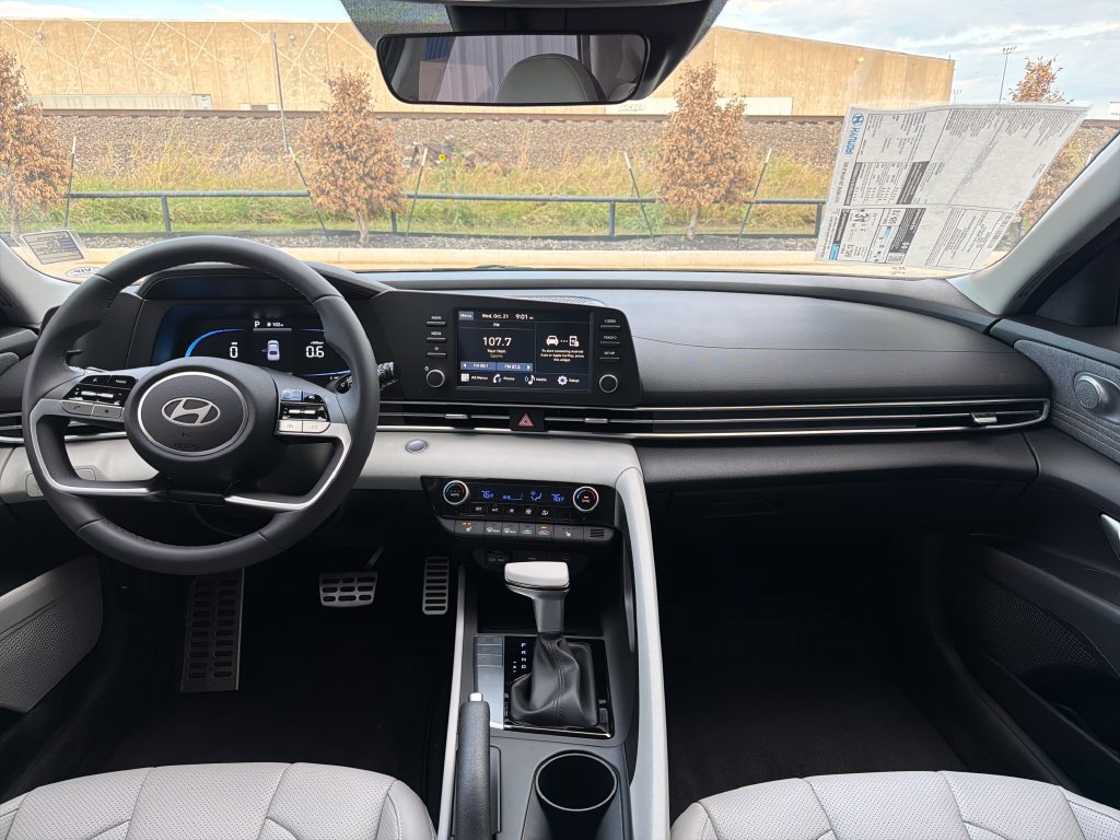 New 2026 Hyundai Elantra SEL Sport FWD image 20