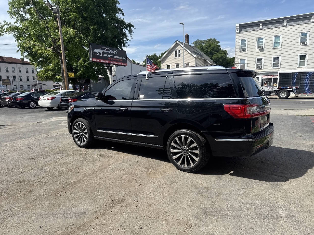 Used 2018 Lincoln Navigator Select w/ Technology Package AWD/4WD image 6
