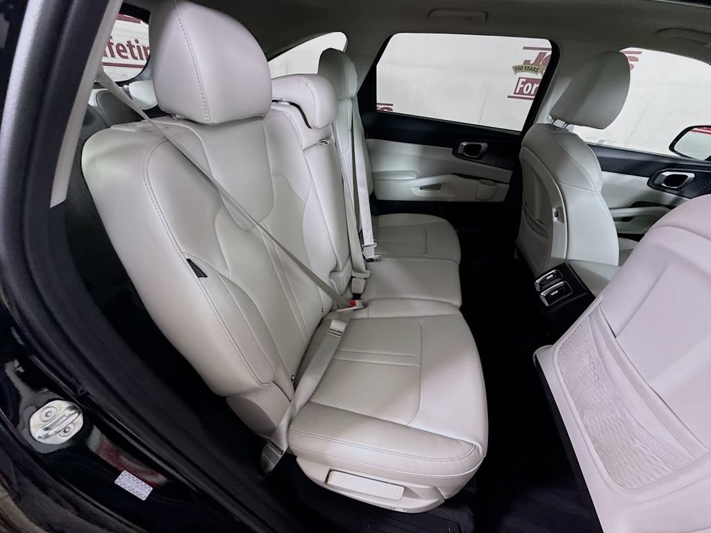 Used 2025 Kia Sorento S w/ Panoramic Sunroof Package AWD/4WD image 31