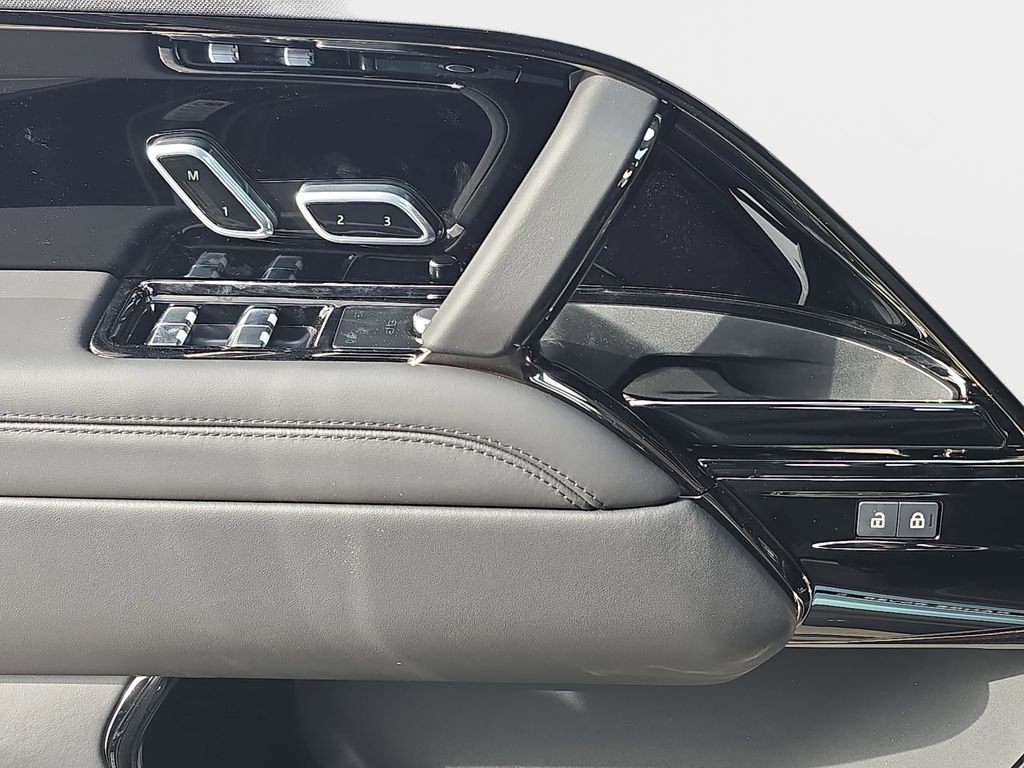 New 2026 Land Rover Range Rover Sport SV image 29