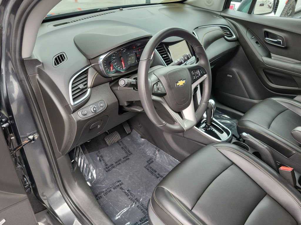 Used 2019 Chevrolet Trax Premier w/ LPO, Cargo Package image 17