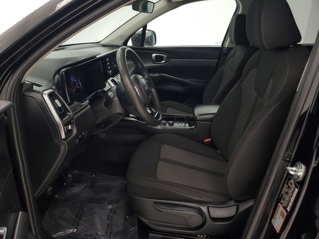 Used 2022 Kia Sorento LX FWD image 12