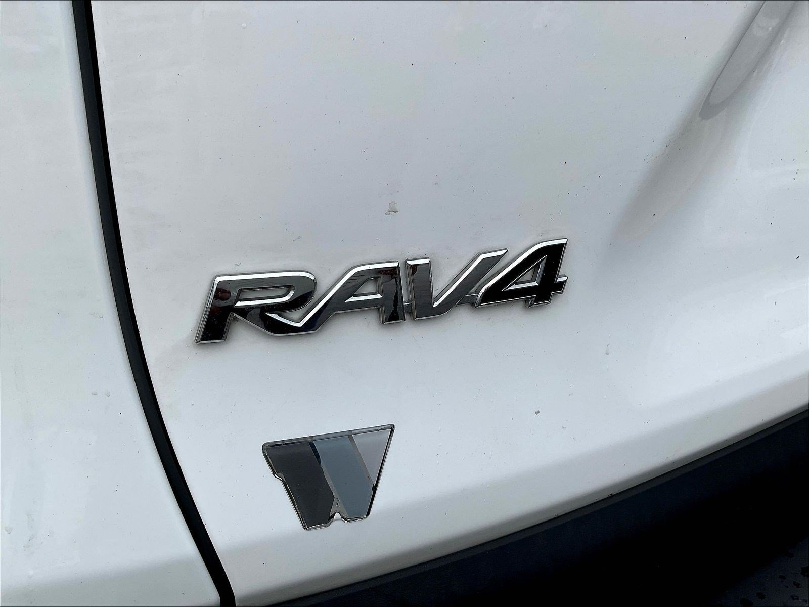 Used 2021 Toyota RAV4 XLE w/ Convenience Package AWD/4WD image 24