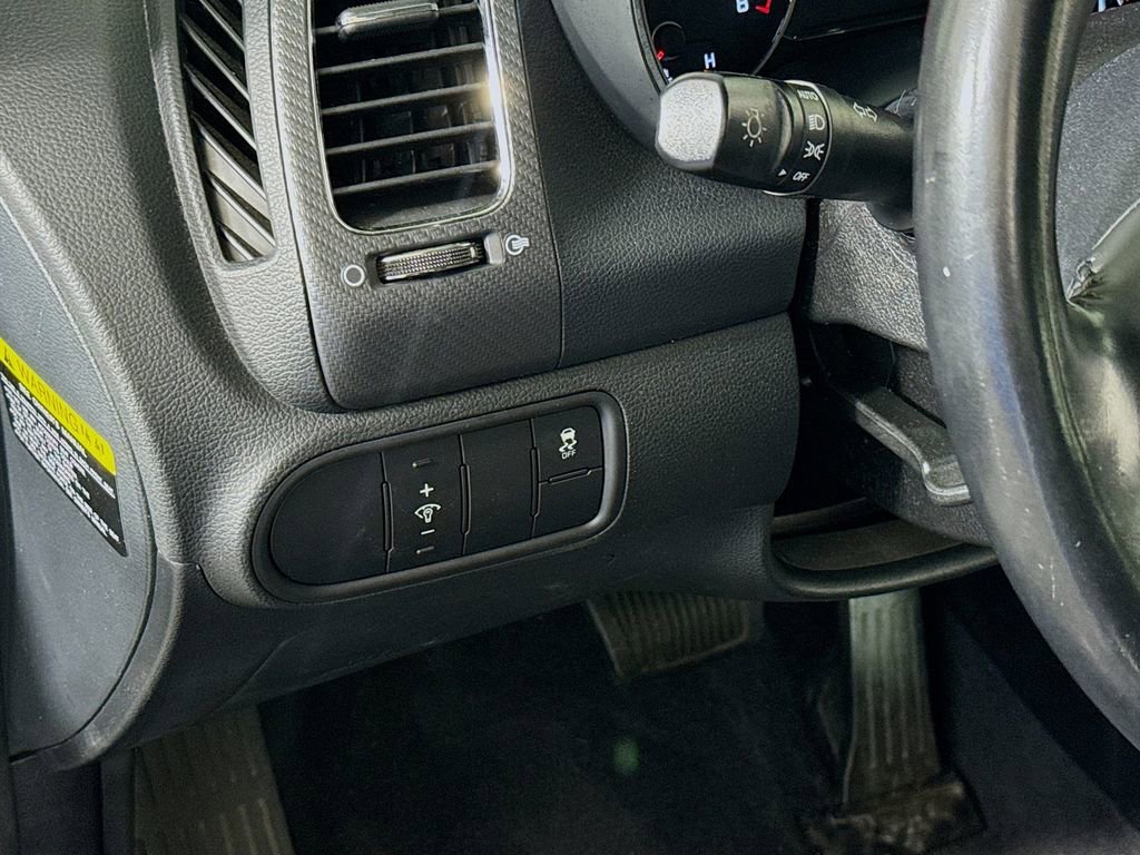 Used 2017 Kia Forte S image 10