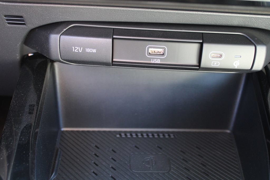 New 2026 Kia Niro FWD image 39