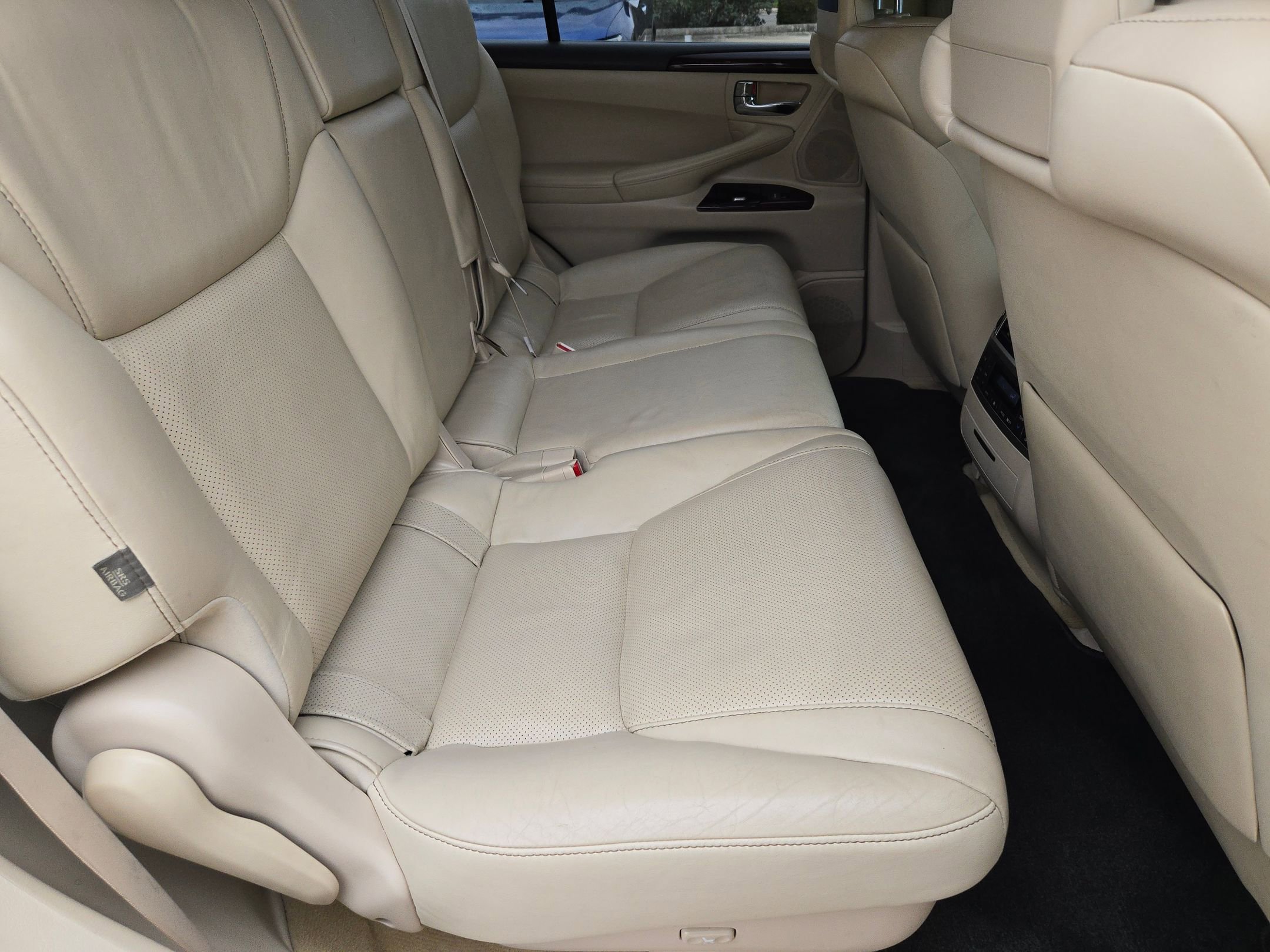 Used 2014 Lexus LX 570 4WD image 29