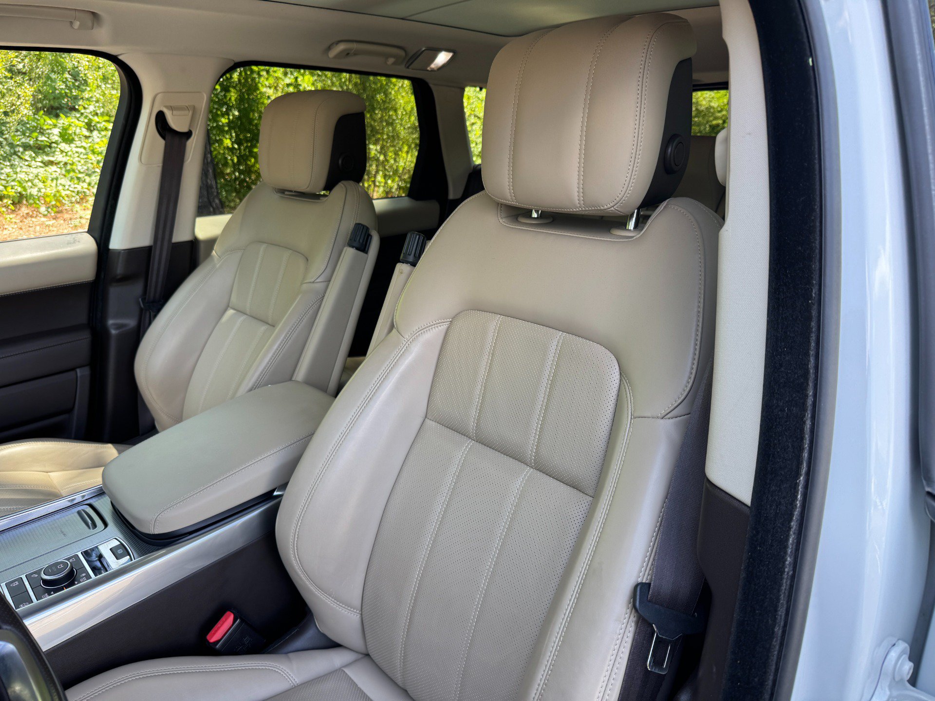 Used 2019 Land Rover Range Rover Sport Supercharged AWD/4WD image 30