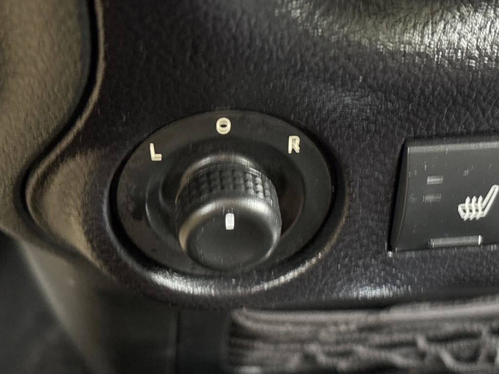 Used 2015 Jeep Wrangler Rubicon w/ Power Convenience Group AWD/4WD image 18