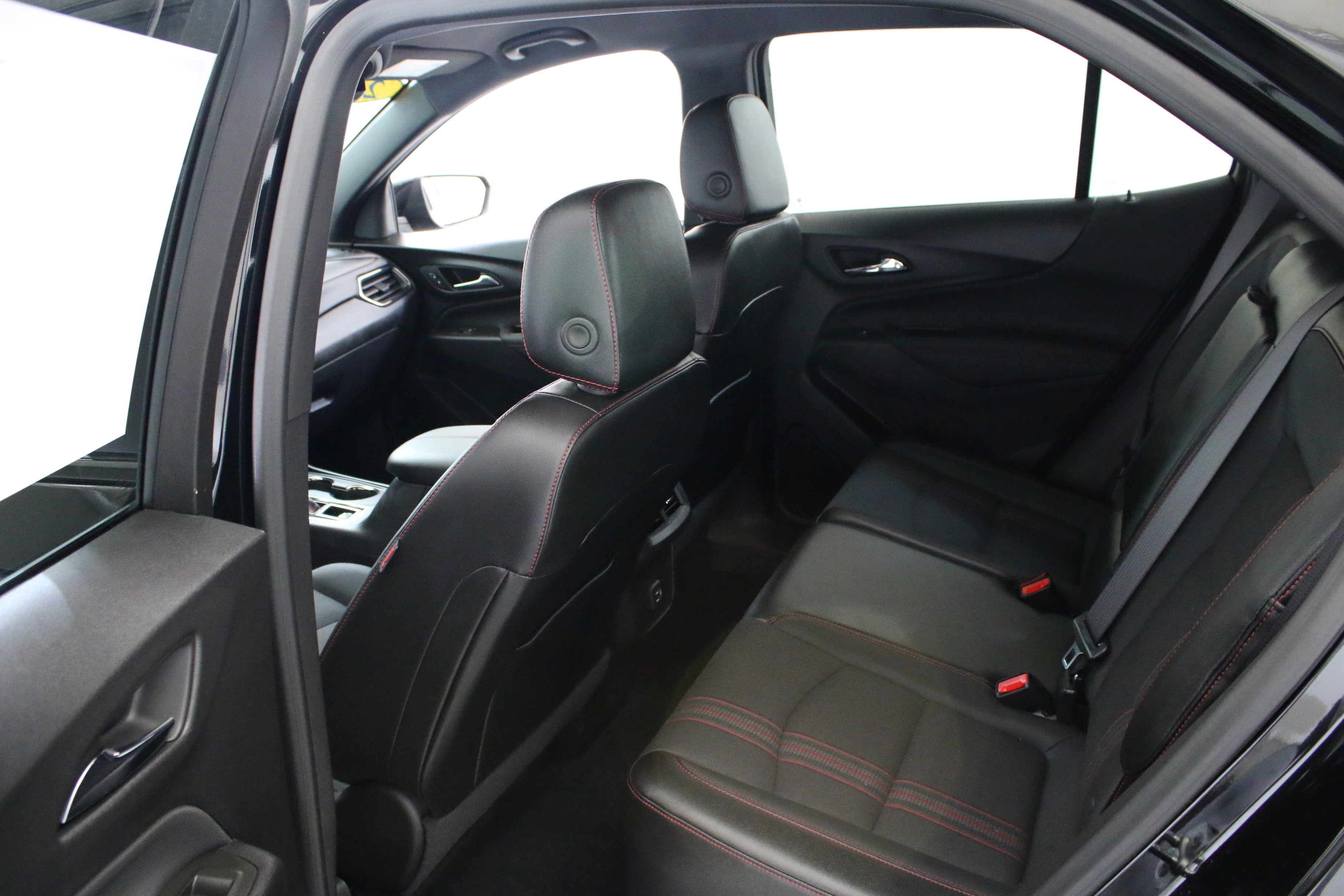 Used 2024 Chevrolet Equinox RS w/ LPO, Floor Liner Package FWD image 28