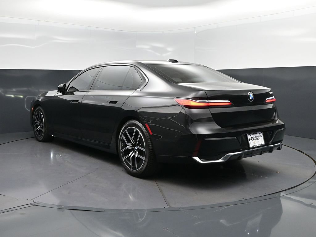 Used 2023 BMW 740i image 5