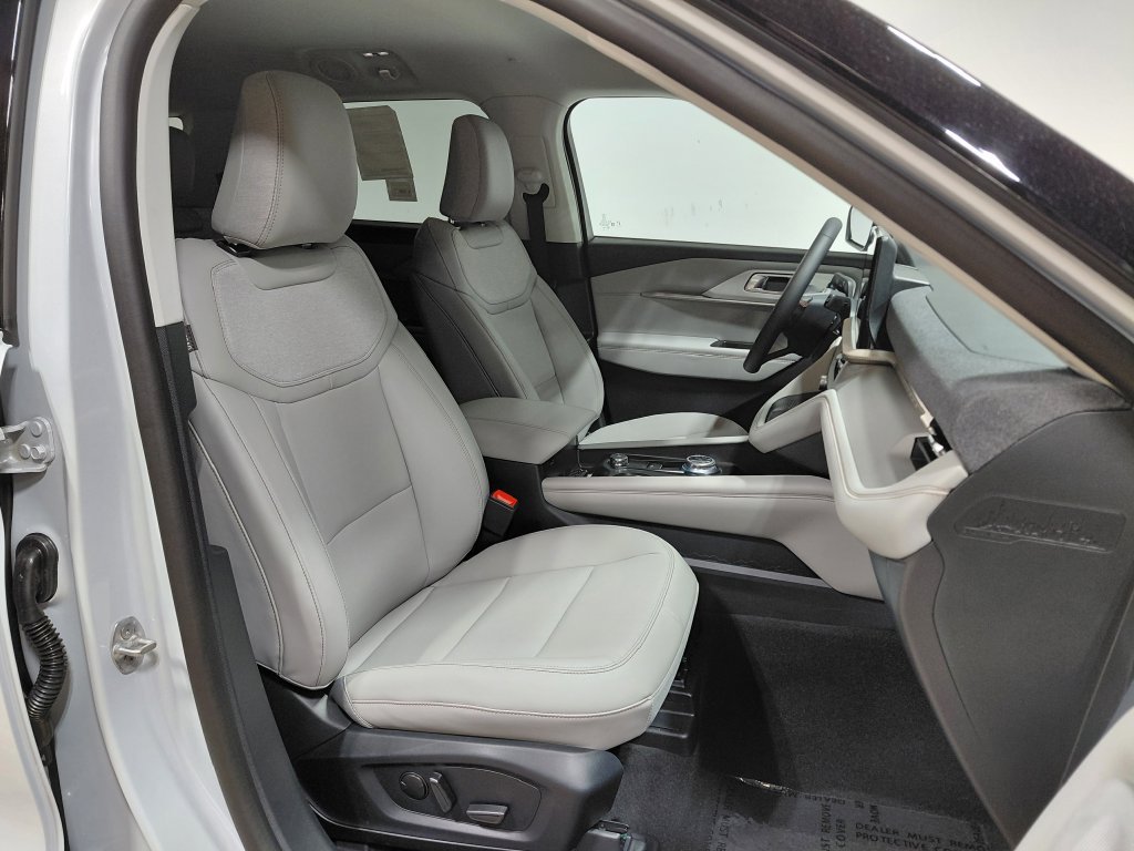 New 2026 Ford Explorer Active w/ Active Comfort Package AWD/4WD image 16