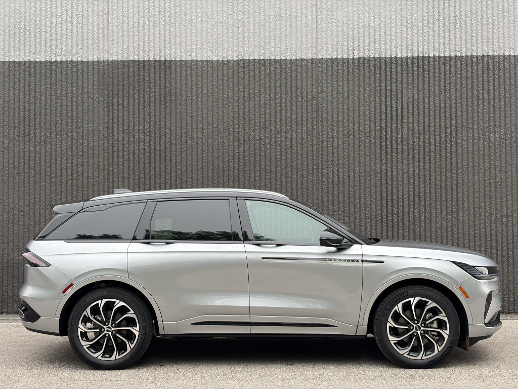 New 2026 Lincoln Nautilus Reserve AWD/4WD image 8