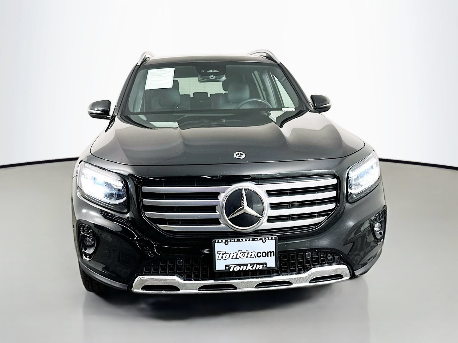 Used 2025 Mercedes-Benz GLB 250 4MATIC image 2