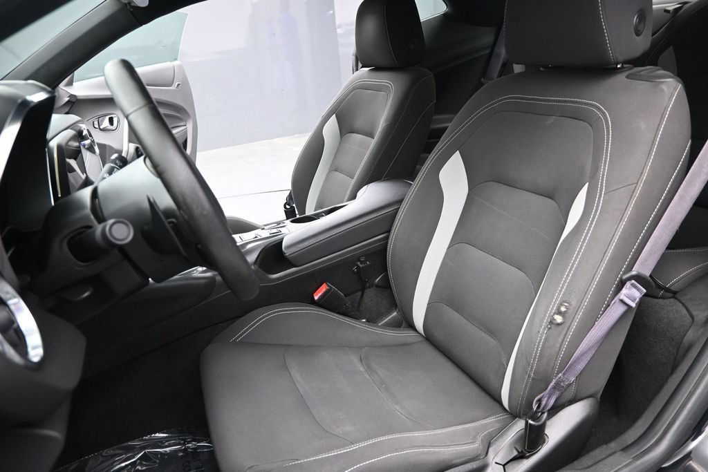 Used 2017 Chevrolet Camaro SS RWD image 17