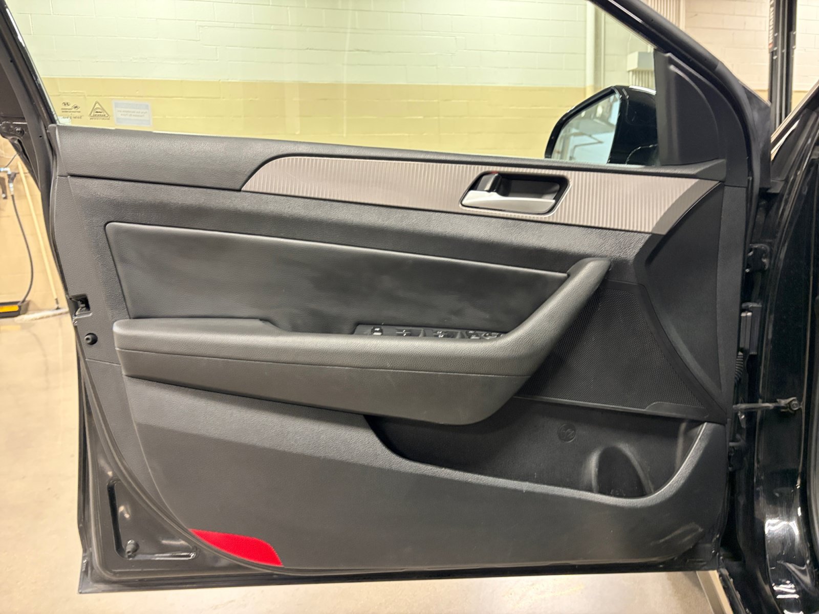 Used 2018 Hyundai Sonata Sport w/ Cargo Package FWD image 14