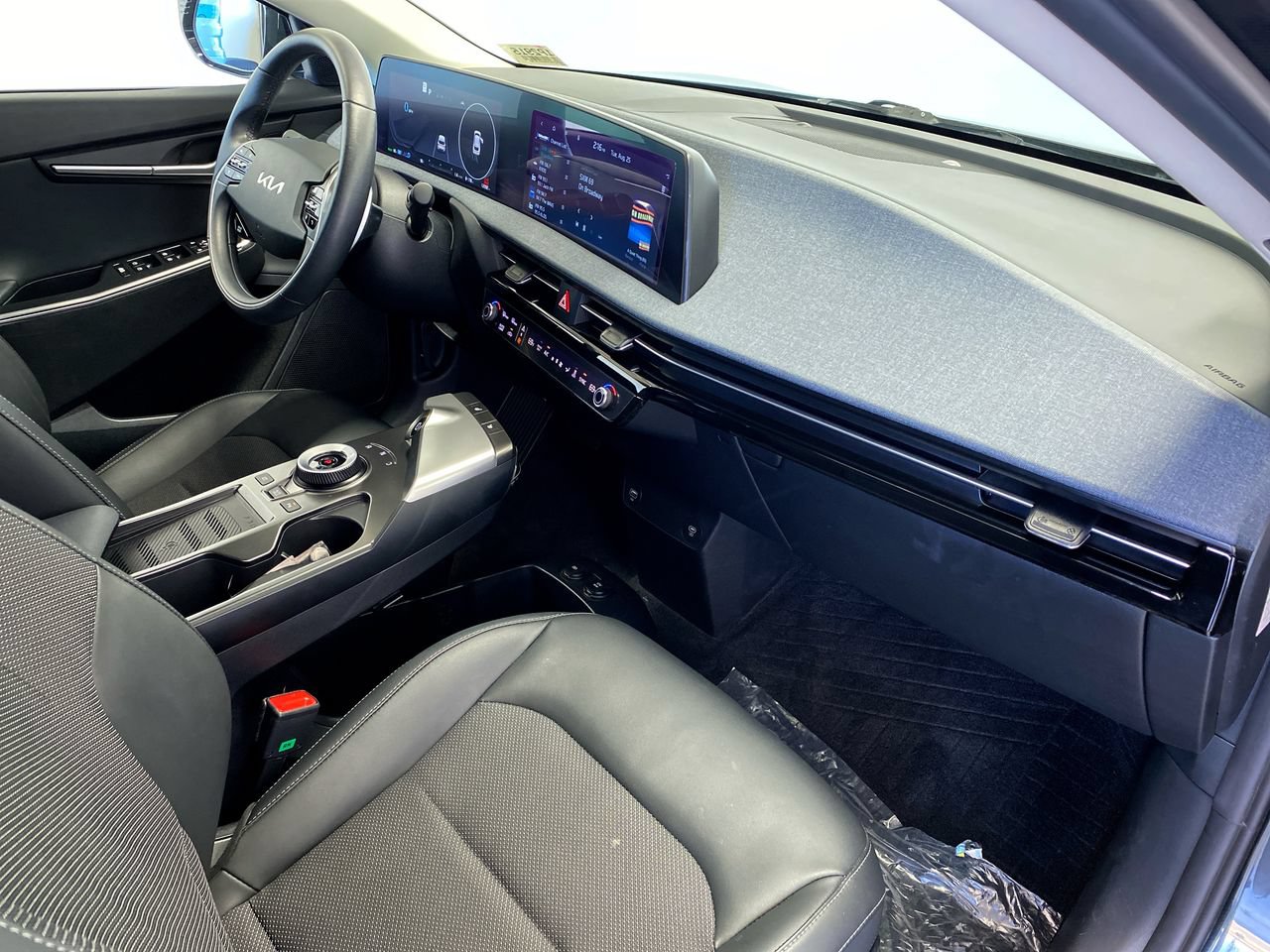 Certified 2024 Kia EV6 Light RWD image 29
