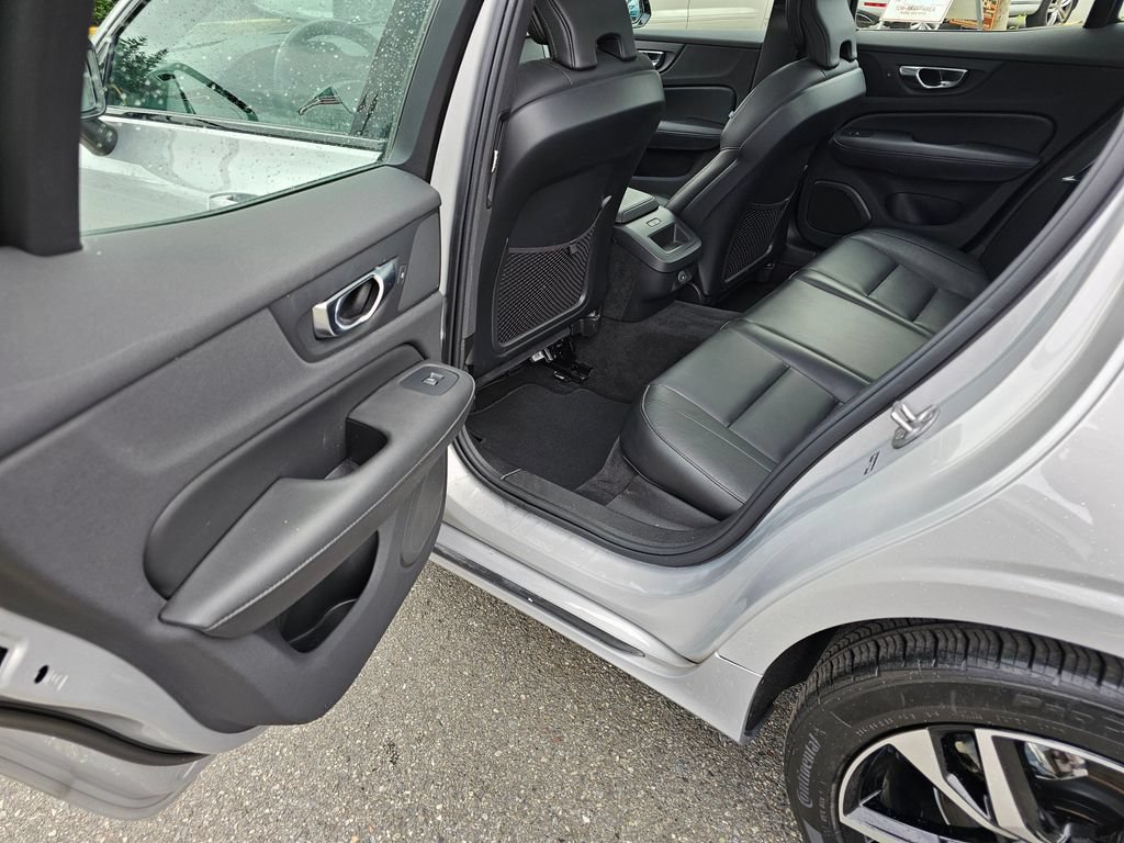 Used 2025 Volvo S60 B5 Core AWD/4WD image 17