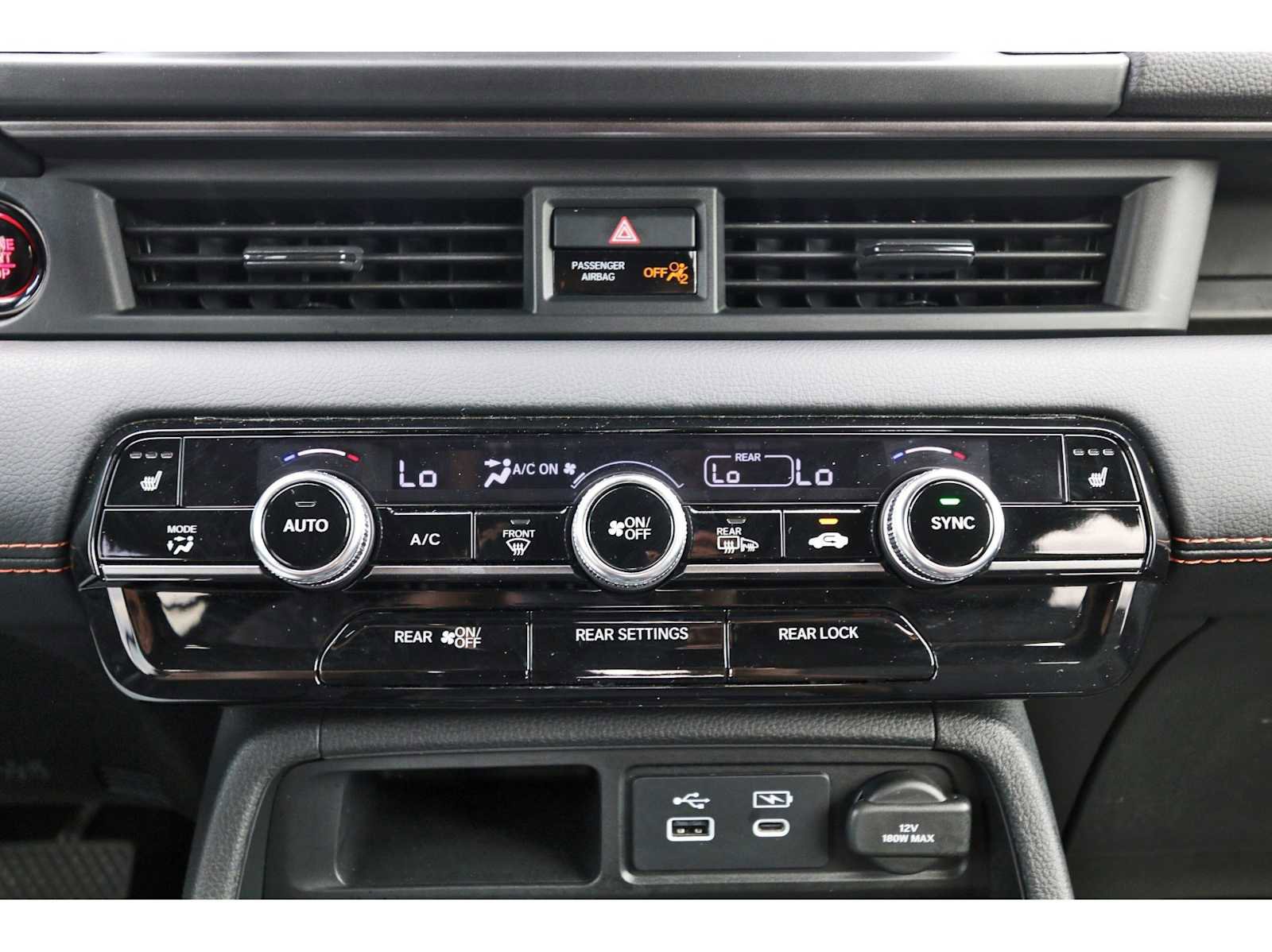 Used 2025 Honda Pilot TrailSport image 26