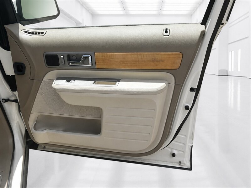 Used 2007 Lincoln MKX AWD image 32