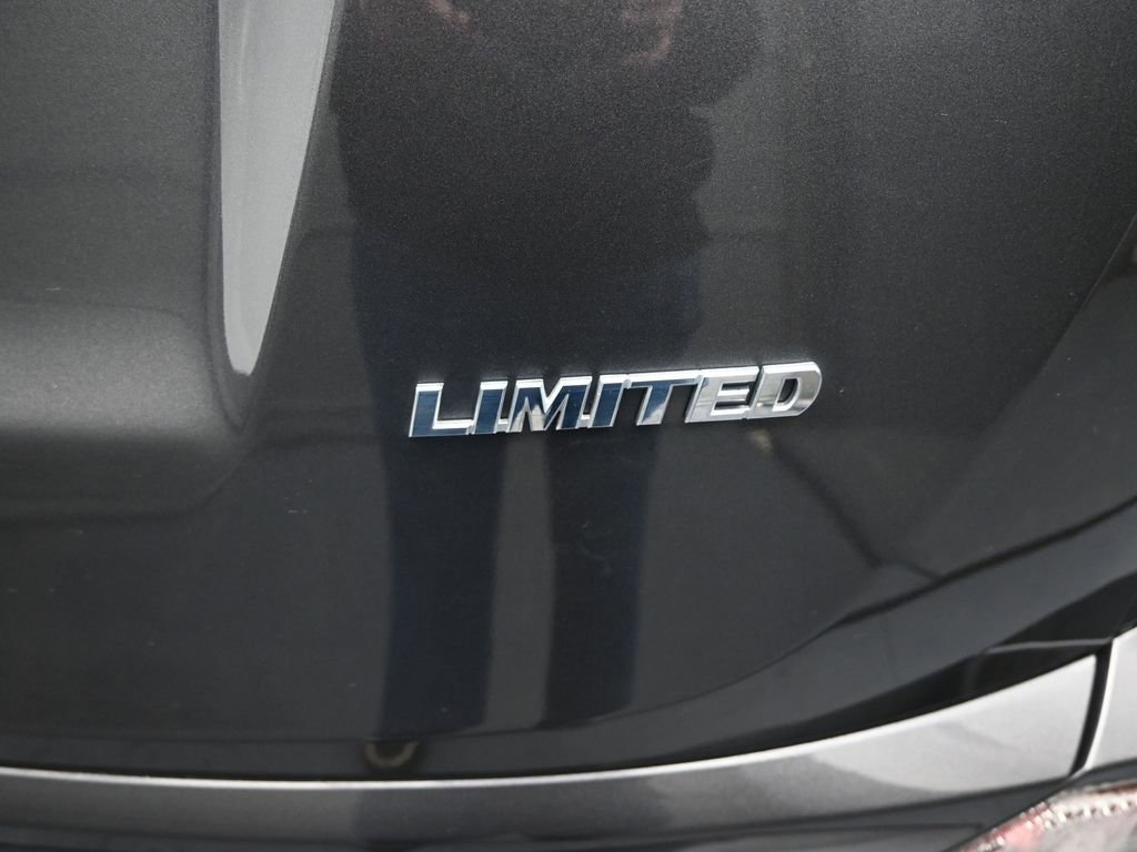 Used 2018 Toyota RAV4 Limited w/ Advanced Technology Package image 11