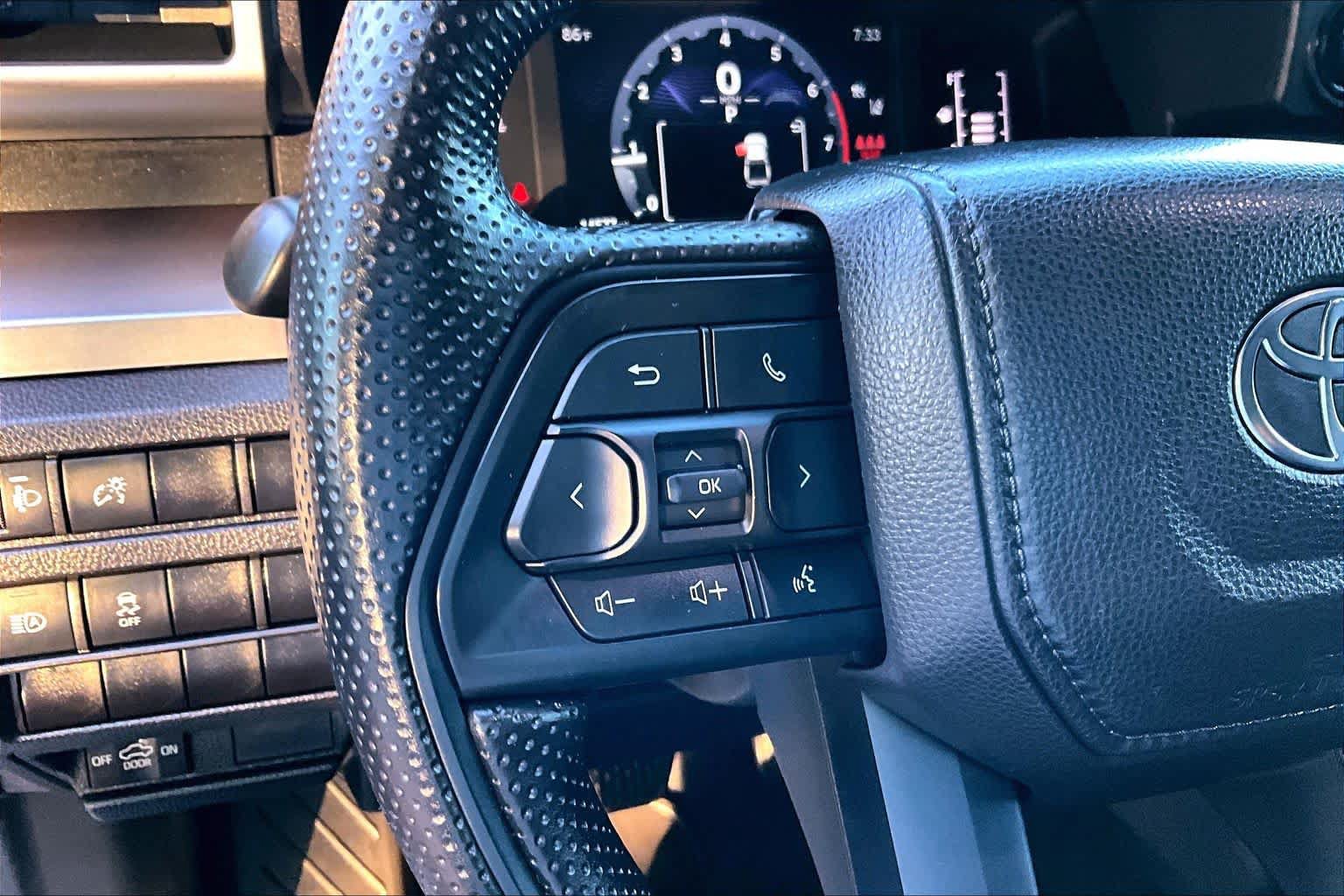 Certified 2024 Toyota Tacoma SR5 AWD/4WD image 22