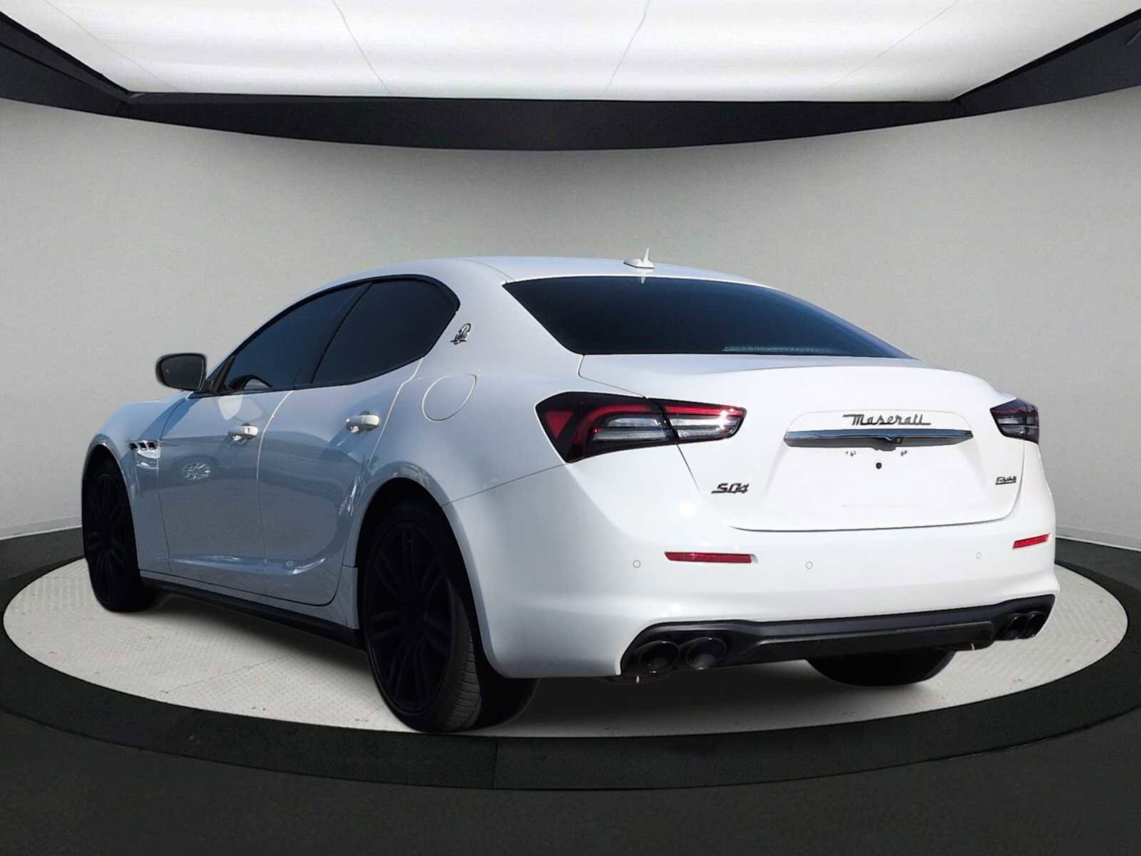 Used 2021 Maserati Ghibli S Q4 AWD/4WD image 6