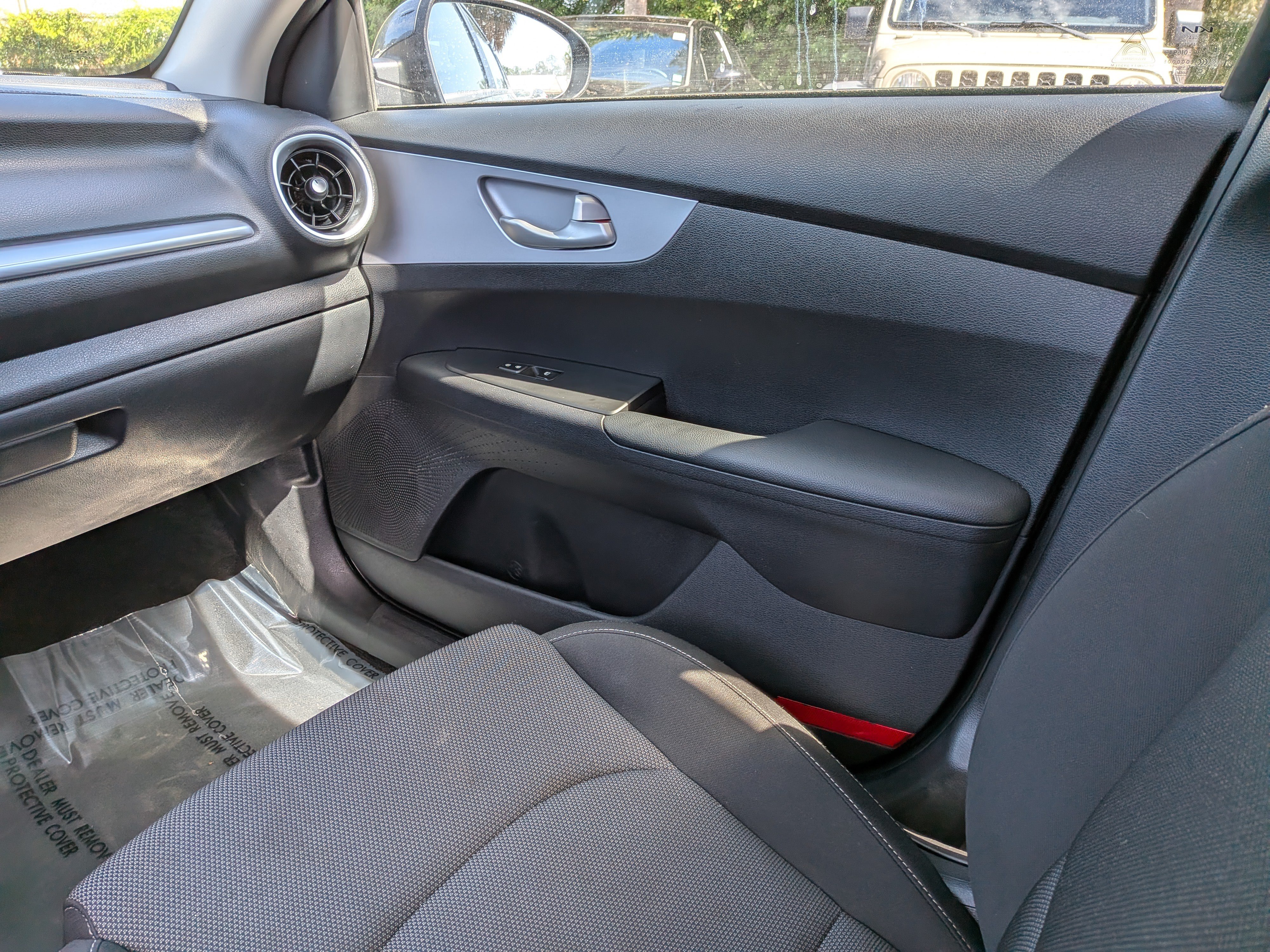 Used 2024 Kia Forte LXS FWD image 17