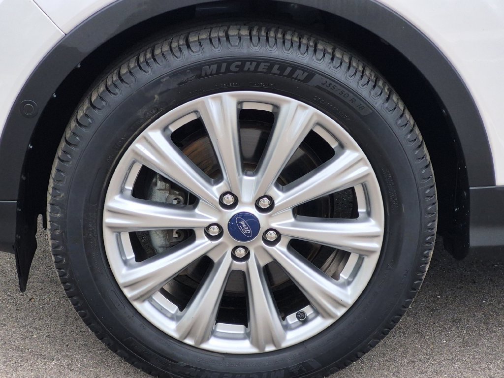 Used 2018 Ford Escape Titanium w/ Ford Safe & Smart Package FWD image 10
