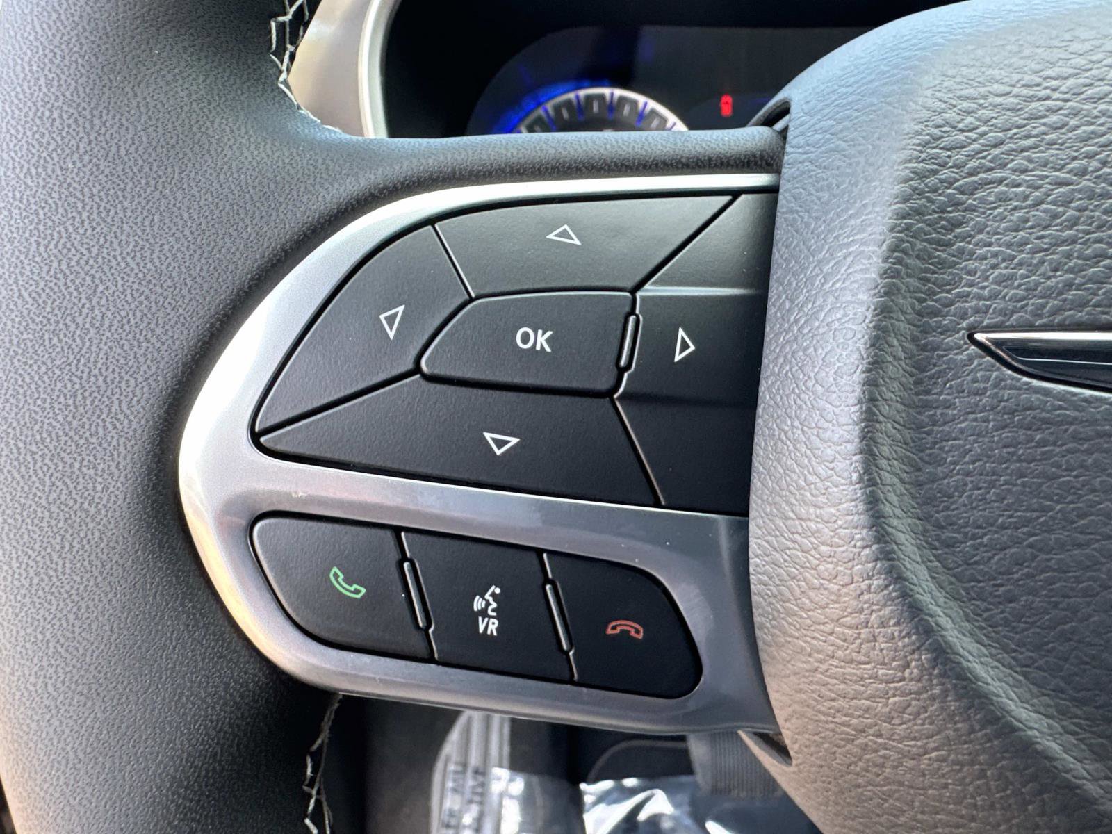 New 2026 Chrysler Pacifica Select FWD image 32