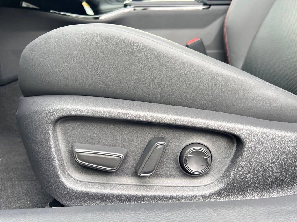 New 2027 Toyota Prius Plug-In Hybrid FWD image 9