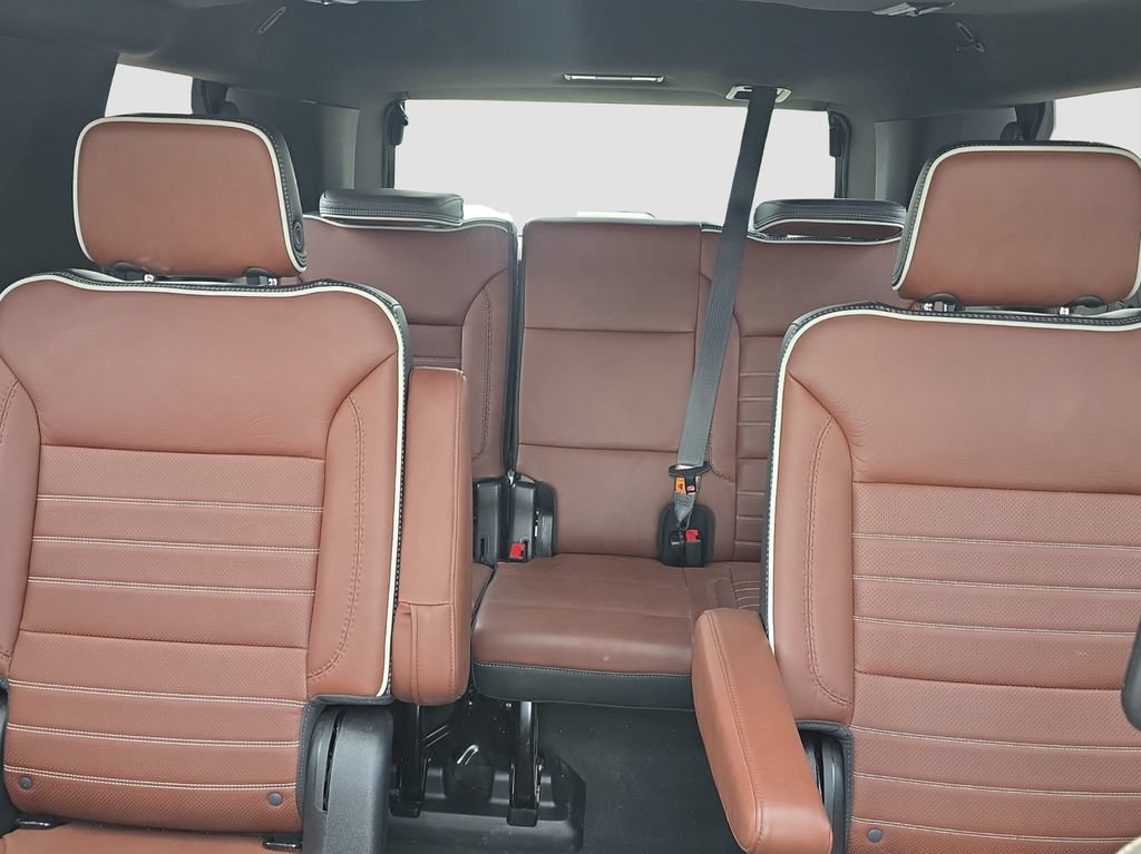 Used 2024 GMC Yukon Denali Ultimate AWD/4WD image 11