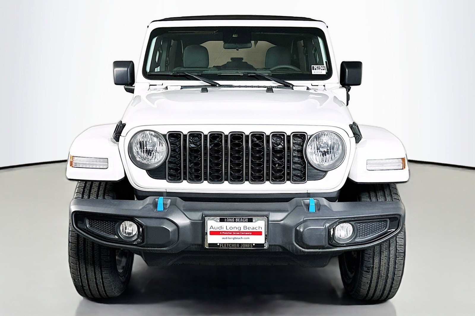 Used 2024 Jeep Wrangler Unlimited AWD/4WD image 2