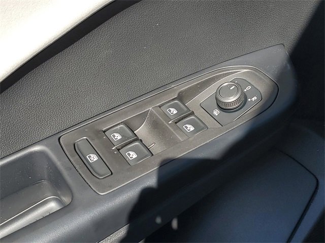 New 2025 Volkswagen Taos SE image 33