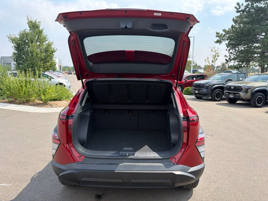 Used 2024 Hyundai Kona SEL AWD/4WD image 16