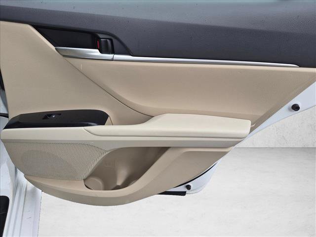 Used 2018 Toyota Camry LE FWD image 29