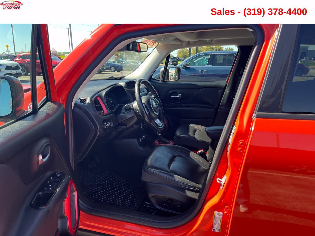 Used 2016 Jeep Renegade Trailhawk w/ Premium Trailhawk Package AWD/4WD image 14