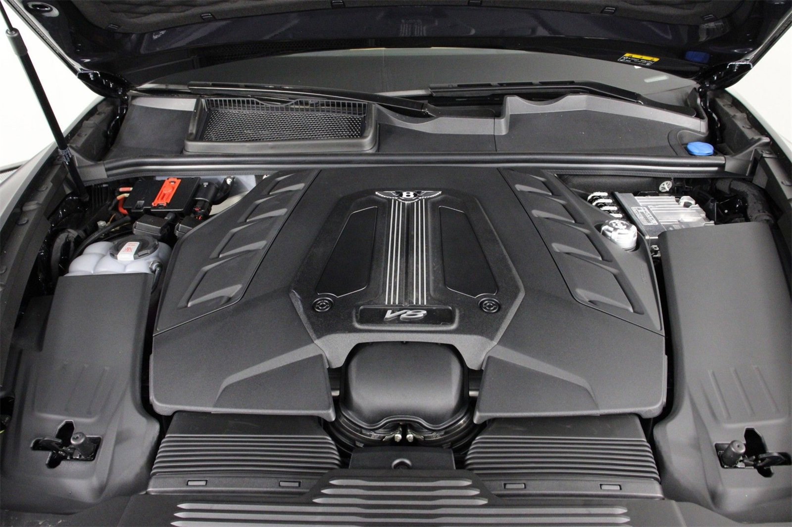 Used 2024 Bentley Bentayga image 26