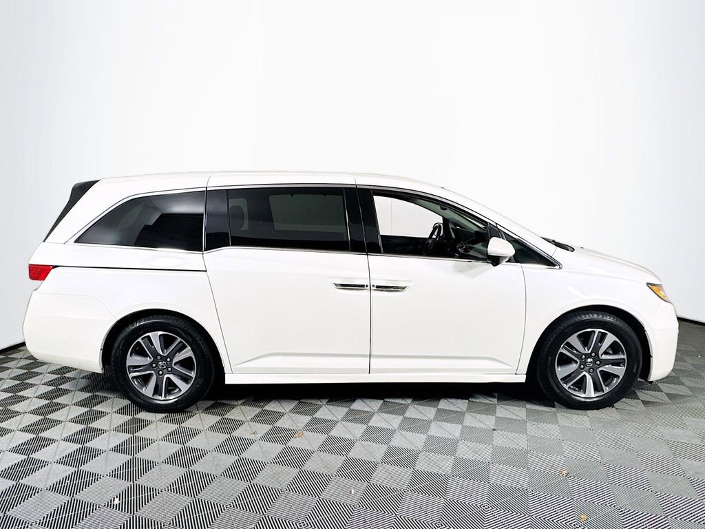 Used 2016 Honda Odyssey Touring image 8