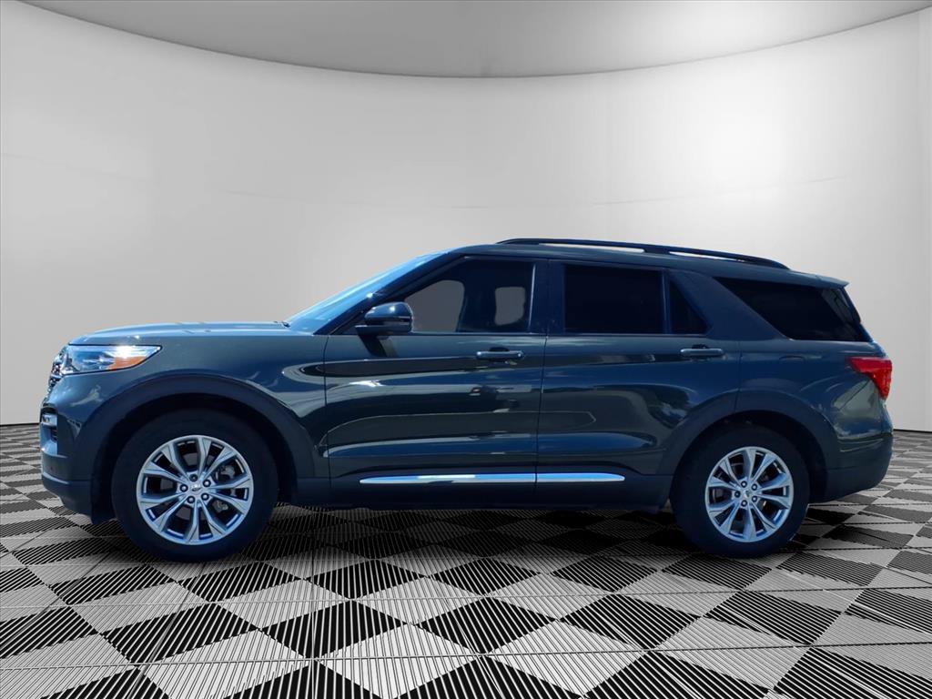 Used 2024 Ford Explorer XLT w/ Equipment Group 202A RWD image 26