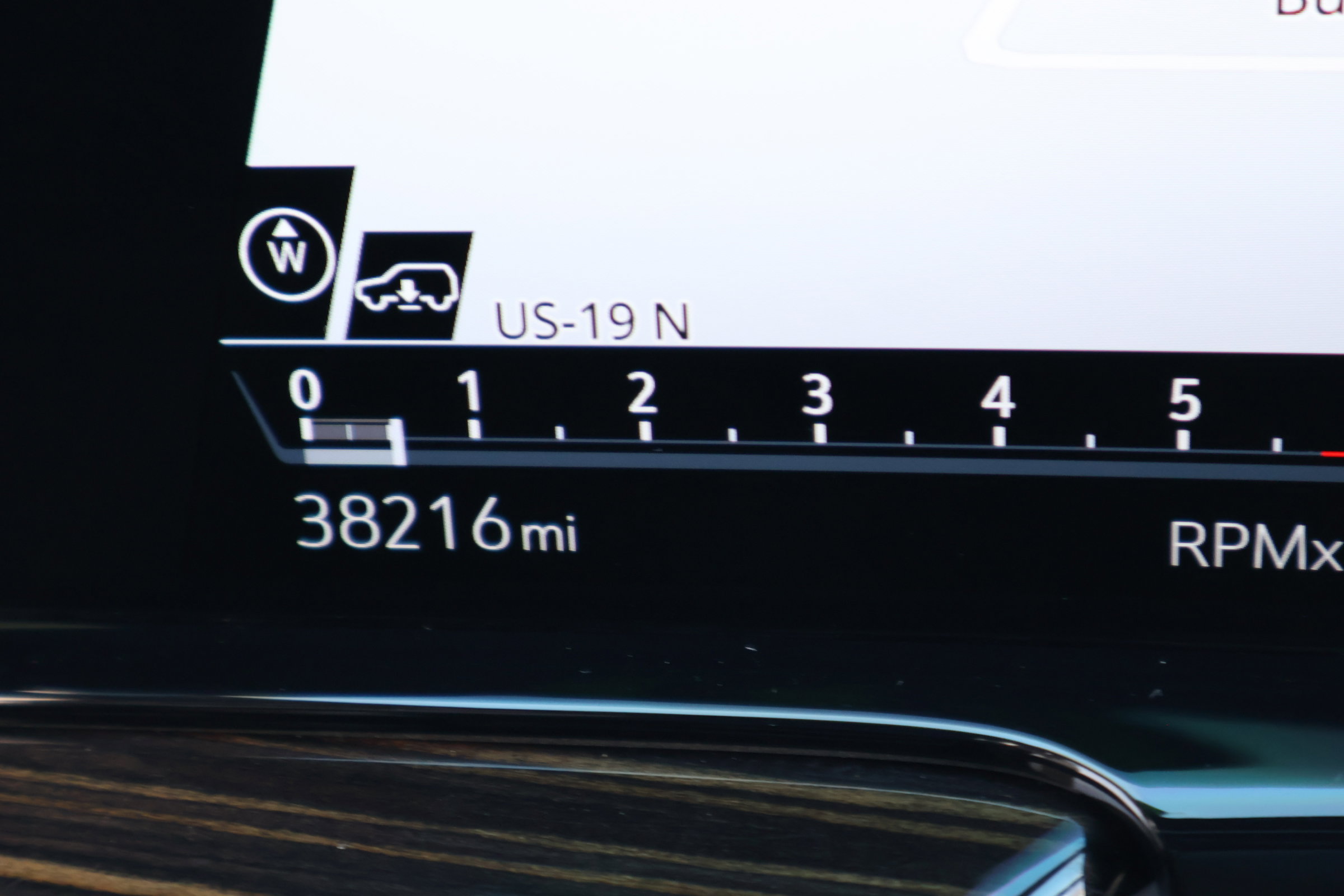 Used 2021 Cadillac Escalade Premium Luxury w/ Driver Assist Tech Package image 28