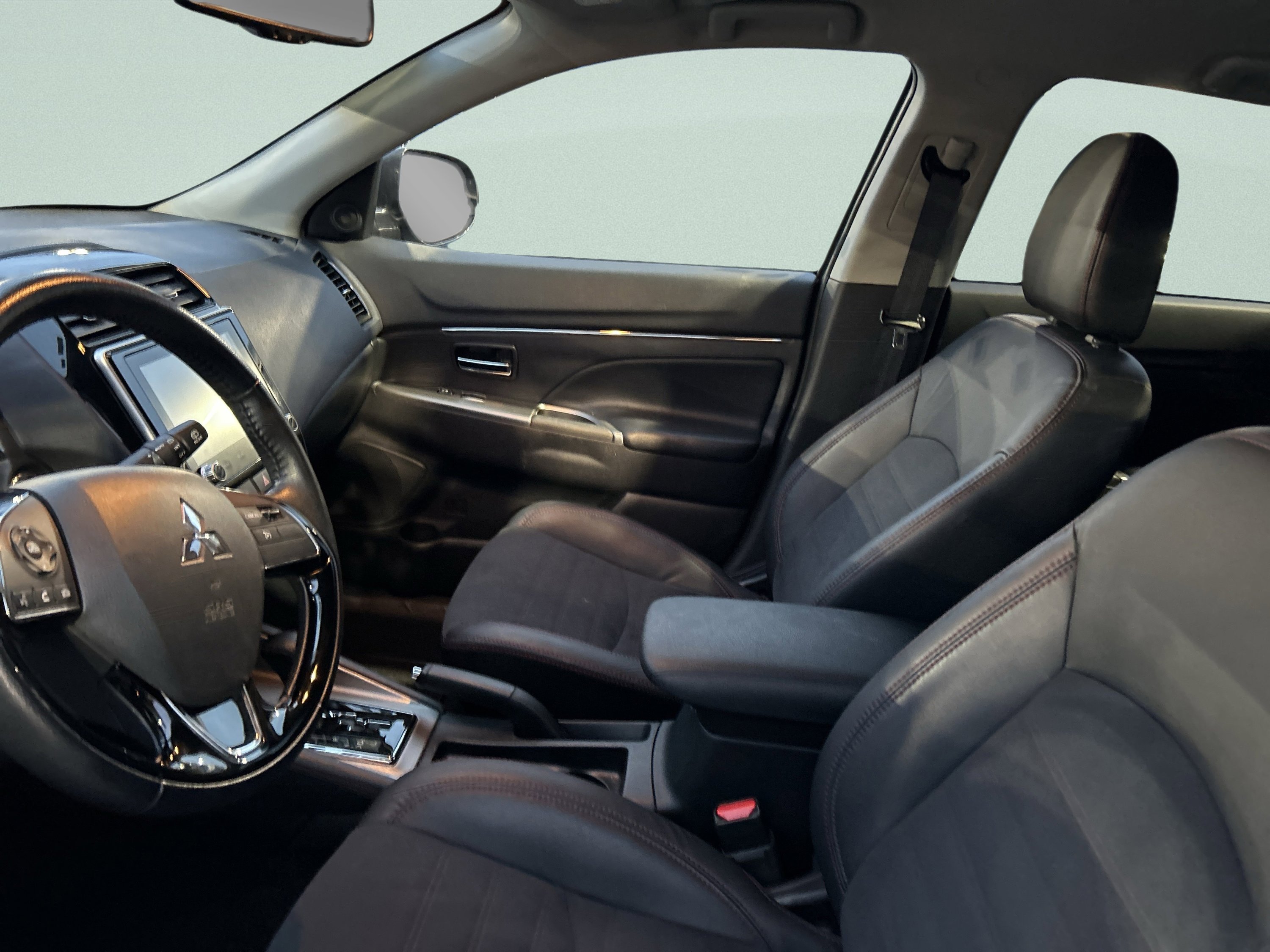 Used 2024 Mitsubishi Outlander Sport SE image 11