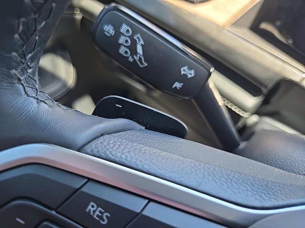 Used 2024 Volkswagen Atlas SEL Premium R-Line AWD/4WD image 46