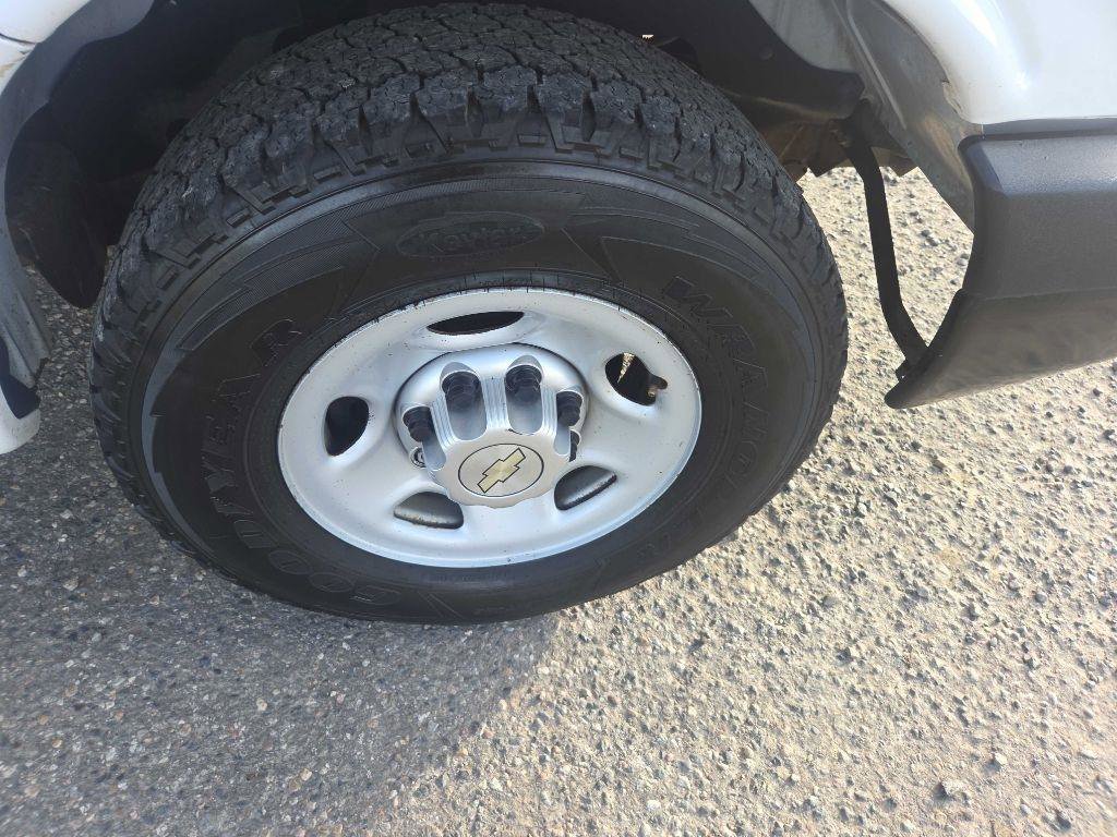 Used 2012 Chevrolet Express 2500 Extended image 23